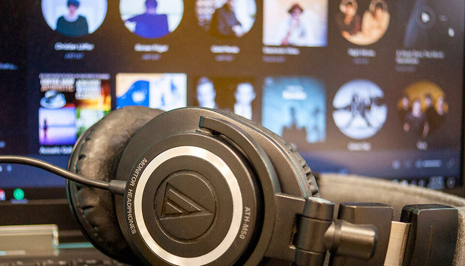 Headphones Headphones